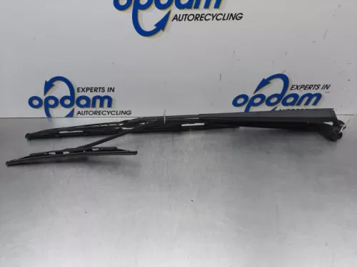 Ruitenwisserarm voor-7890530