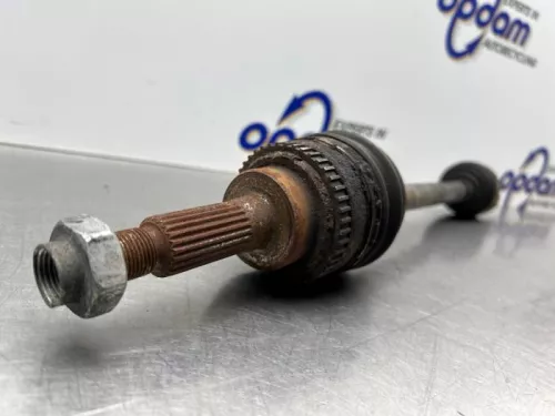 Aandrijfas links-voor Suzuki 44102m68k50