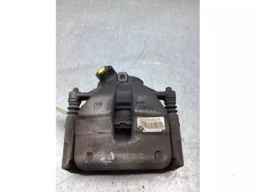 Remklauw (Tang) rechts-voor-8242967