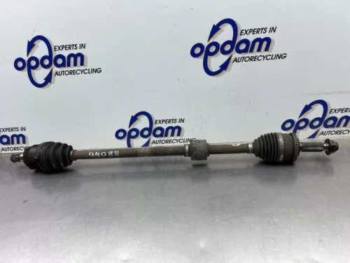 Aandrijfas rechts-voor-8360069