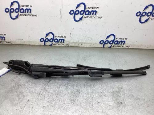 Ruitenwisserarm voor-8370293