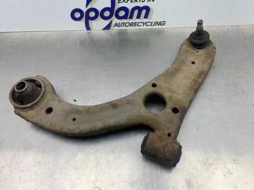 Draagarm onder links-voor-8310562