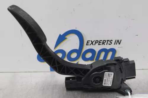 Gaspedaalpositie Sensor-7590930