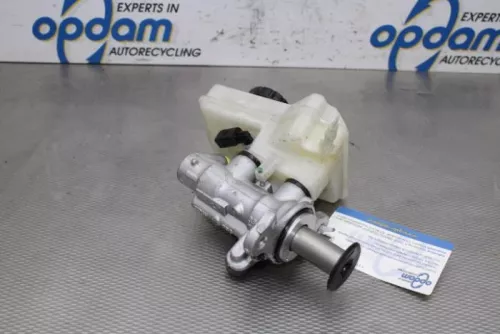 Hoofdremcilinder-7367336